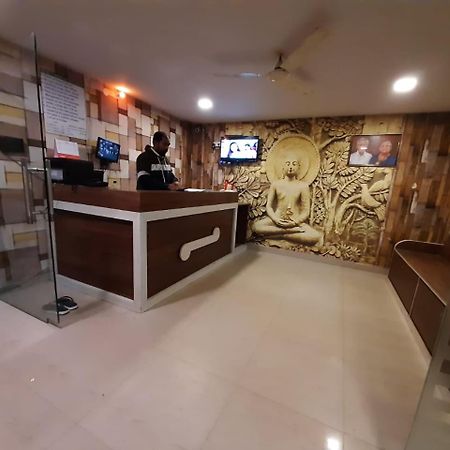 Hotel Vashishta Inn Paderu 外观 照片