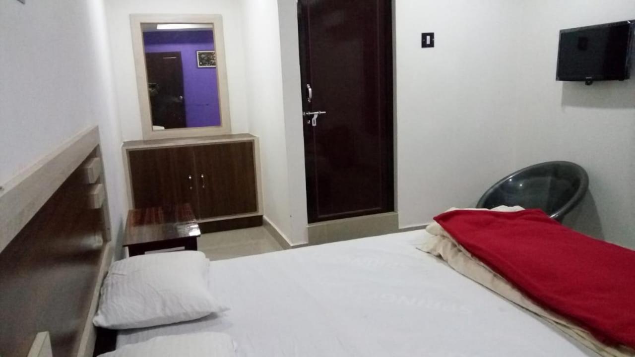 Hotel Vashishta Inn Paderu 外观 照片